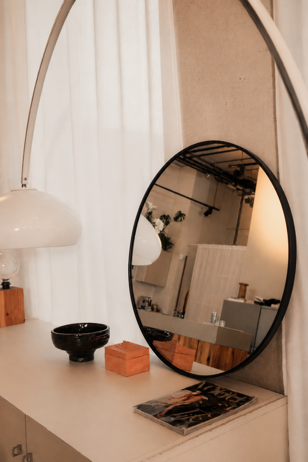 Solara Mirror – Ronde Spiegel 60 cm - aluminum lijst - Zwart