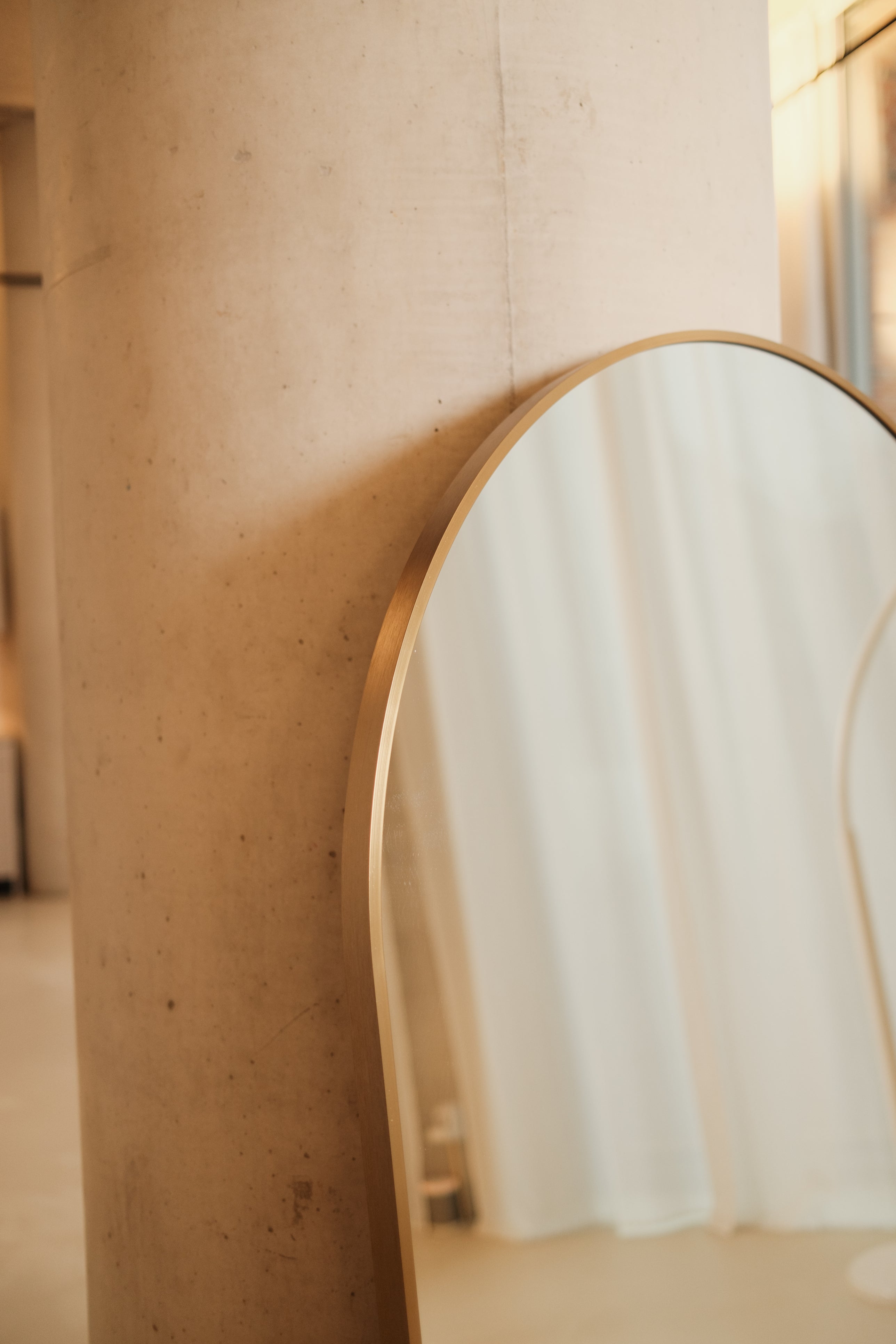 Elara Mirror – 200×100 cm | Arched Full-Length Mirror – Goud
