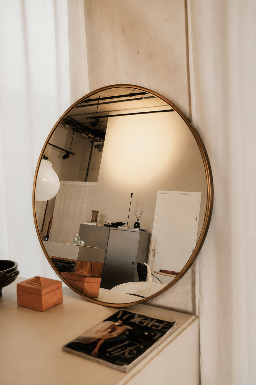 Solara Mirror – Ronde Spiegel 60 cm - aluminum lijst - Messing
