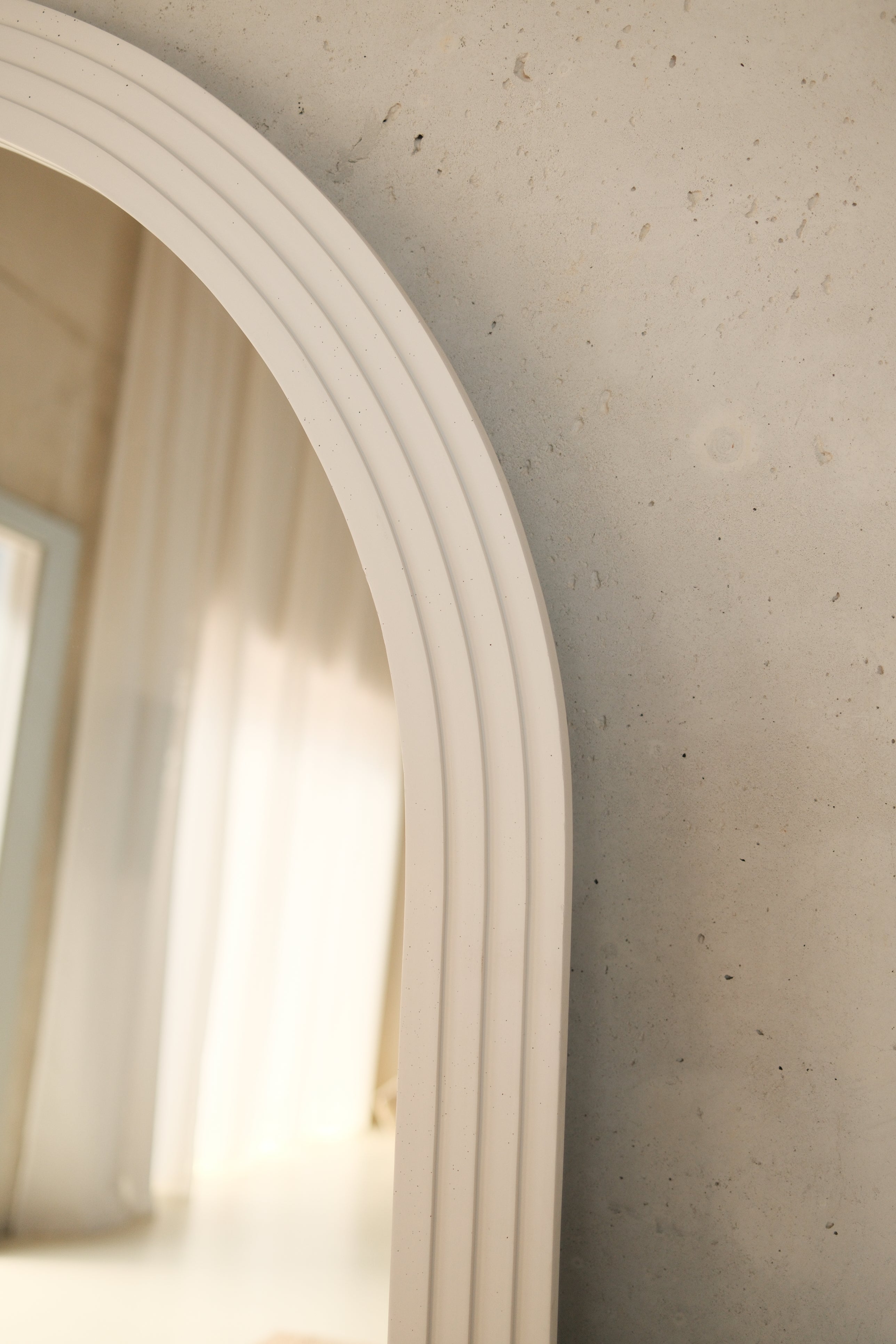 Novi Arch design spiegel hout – 180×110 cm | Japandi beton look Full-Length Mirror – Beige