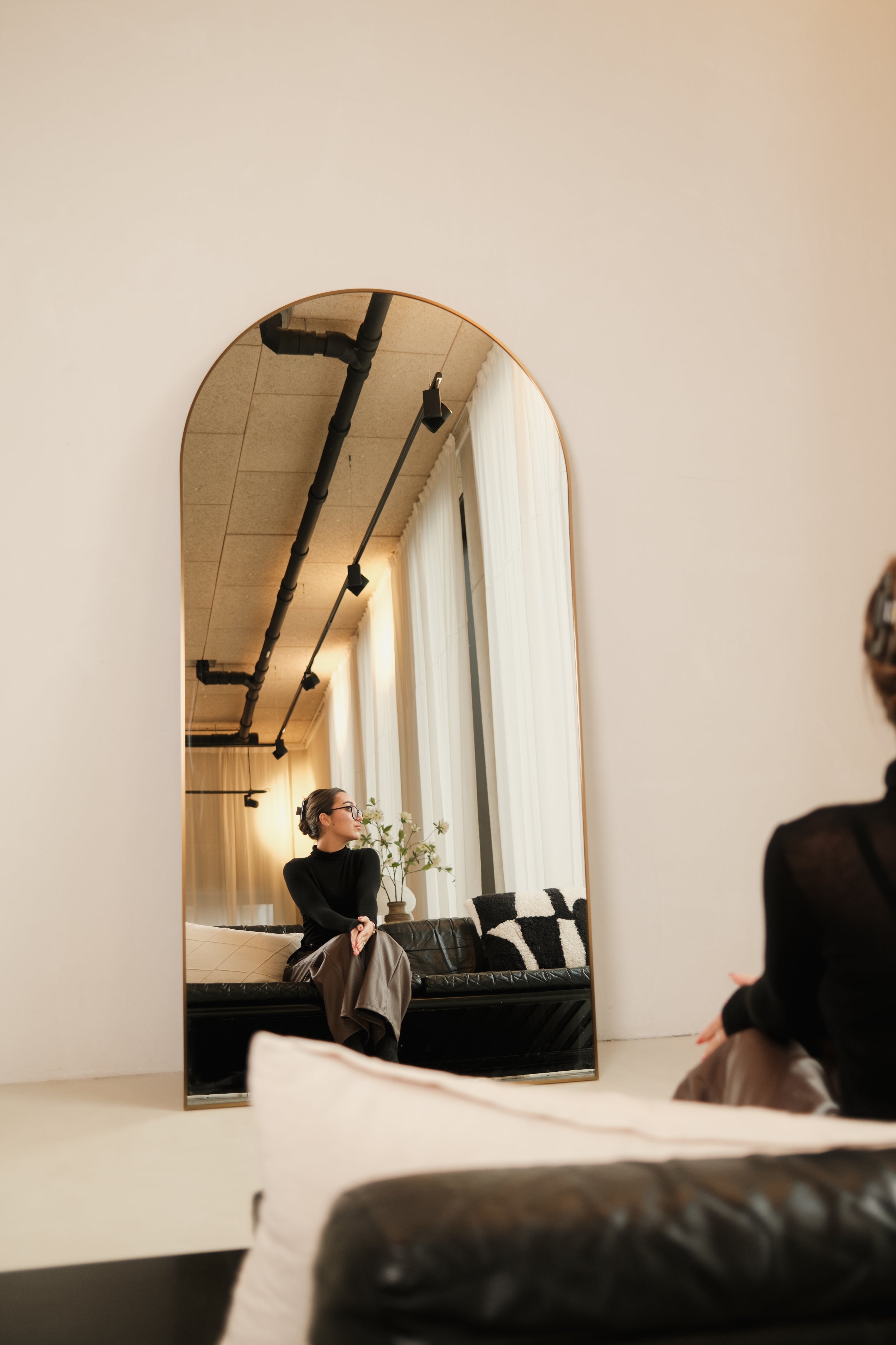 Elara Mirror – 200×100 cm | Arched Full-Length Mirror – Messing